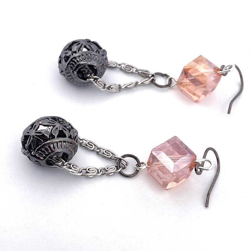 Metal sales chain earrings